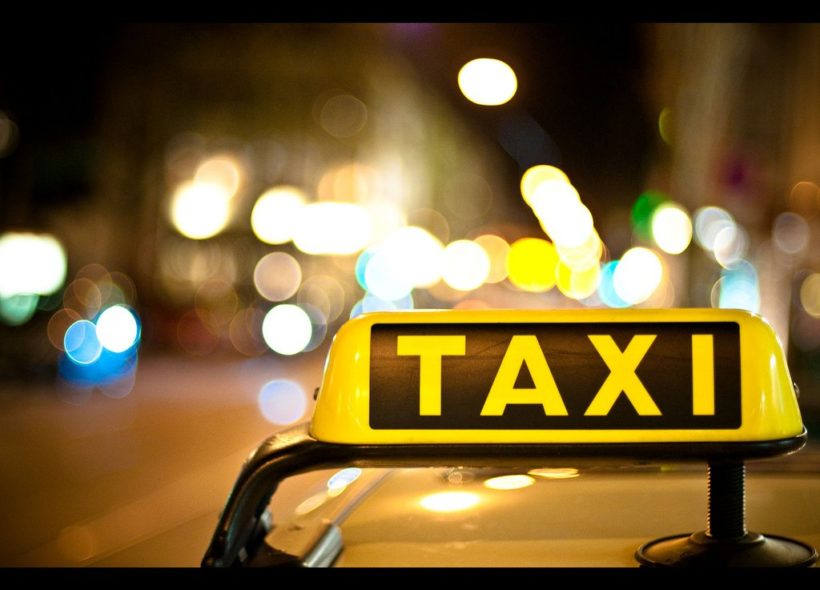 Průměrná jízda taxi v Praze je 8 kilometrů, trvá 17 minut a stojí 224 Kč