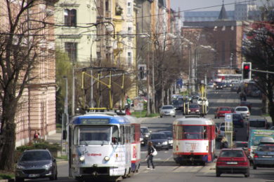 Mezi Hradčanskou a Strossmayerovým náměstím nepojedou tramvaje.