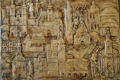 Plaketa Antonína Kačmaříka. V její horní části je skutečně rok 1265.