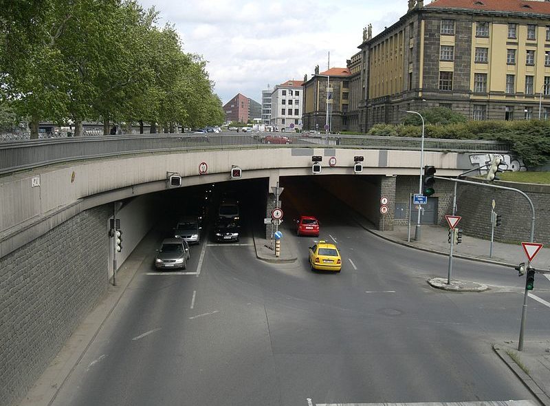 Modernizace řízení a bezpečnostních zařízení v Těšnovském tunelu probíhá od 22. října