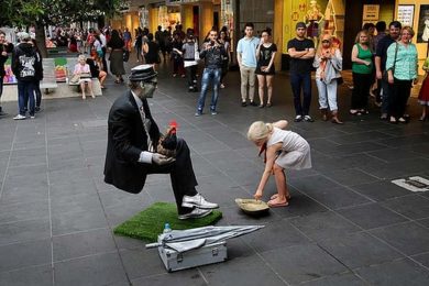 Praha je v současnosti jediným českým městem přímo regulujícím pouliční umění městskou vyhláškou