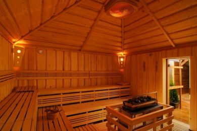 Základem nabídky bude 6 tematických saun – Včelín, Chrám, Čokoládovna, Salaš, Prales a  Solná jeskyně – které se liší teplotami, vlhkostí a jednotlivými rituály.
