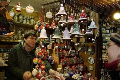 Historické centrum Prahy zaplnily vánoční trhy.