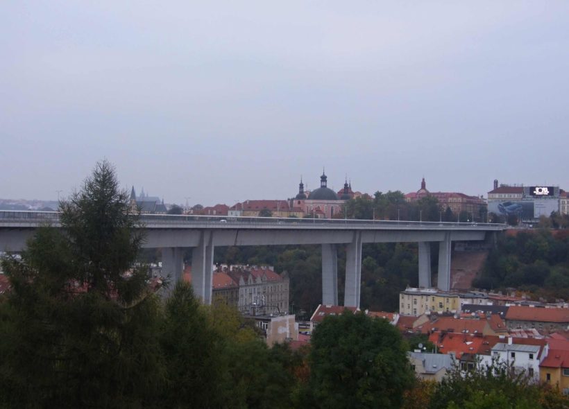 Práce na Nuselském mostě jsou přes svátky zastaveny.