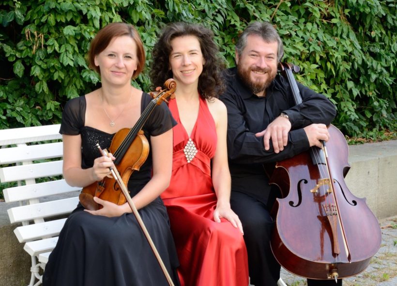 Trio Bergerettes hraje ve složení: Barbora Krištofová Sejáková – klavír, Daniela Součková – housle a Tomáš Strašil – violoncello.