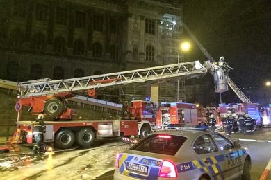 Radnici Prahy 2 se nelíbí, že nebyla o požáru informována