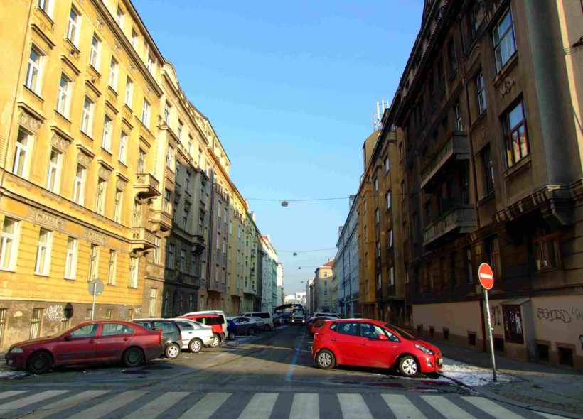 Pohled do ulice Dobrovského.