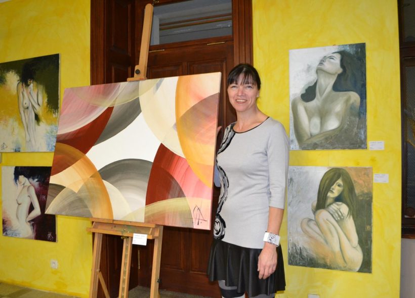Malířka Lenka Dobiášová vystavuje v Galerii Hrubá.