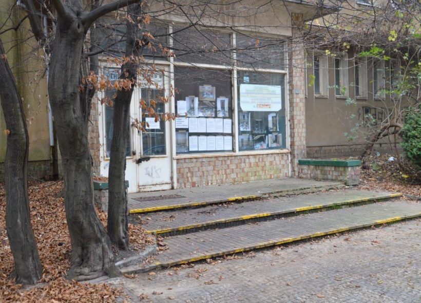 Poliklinika v Jeseniově vyvolává velké emoce. Sídlily tu dříve praktičtí lékaři a plicní oddělení.
