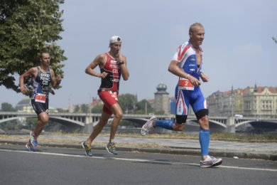 Závodníci odstartují 30. července ve 13 hodin z mostu Legií
