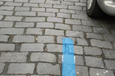 Kontrola úhrady za parkování bude na Praze 3 probíhat „postaru“, tedy Městskou policií na základě vystaveného parkovacího lístku či parkovací karty.