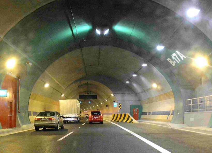 Jízda tunelem Blanka zkrátila některým řidičům cestu Prahou.