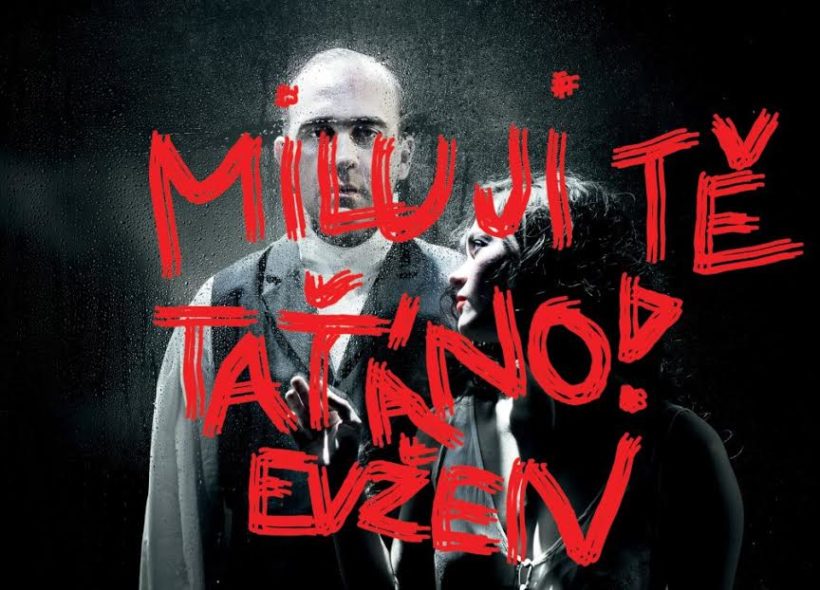 Zeď zamilovaných návštěvníci najdou v dolním foyer Divadla ABC