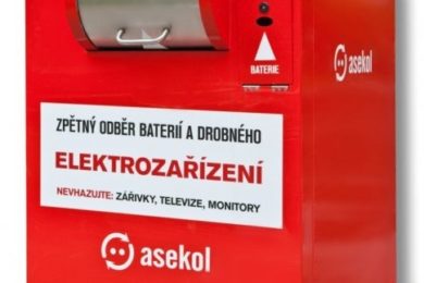 Za nárůstem sběru nejen v Praze stojí také červené venkovní kontejnery určené pro elektroodpad.