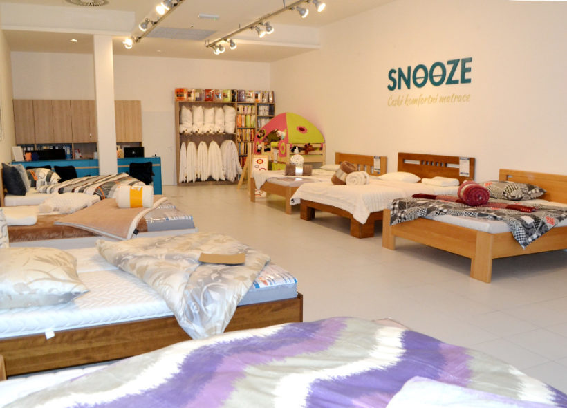 Interiér prodejny SNOOZE ve frýdeckém Paráda Shoppingu.
