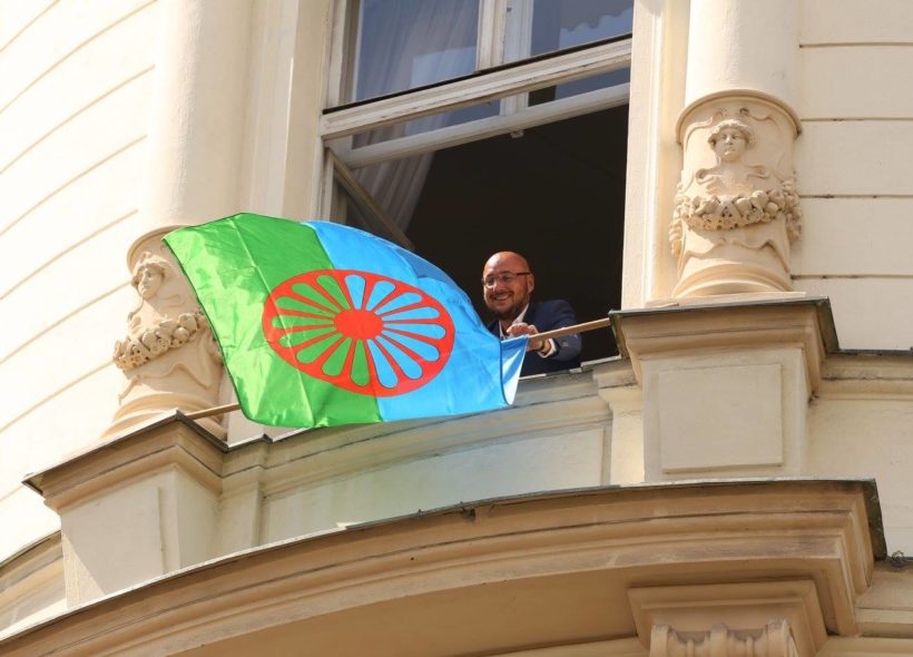 Vyvěšení romské vlajky Praha 3 2017