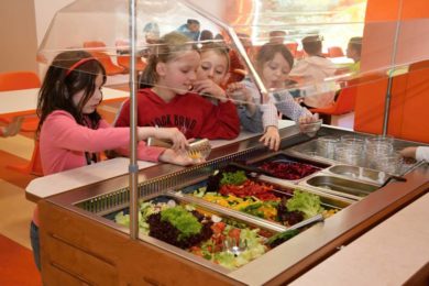 Nejen děti se stravují ve školních jídelnách napříč Prahou.  Ilustrační foto