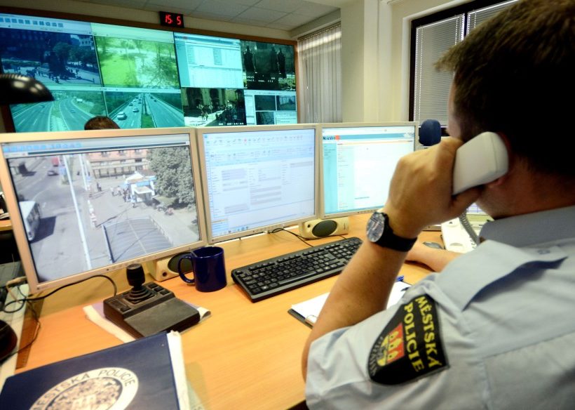 Ilustrační foto. V případě obav lze vždy volat strážníky 156 nebo Policii ČR 158.