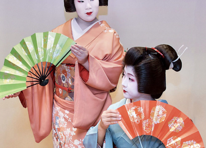 Na diváky čeká také pestrá podívaná na různé žánry japonského jevištního umění