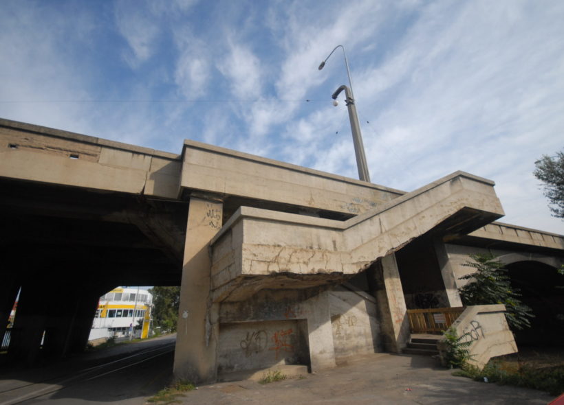 Raději si jděte most vyfotit, je pravděpodobné, že zmizí  Foto Ivan Kuptík
