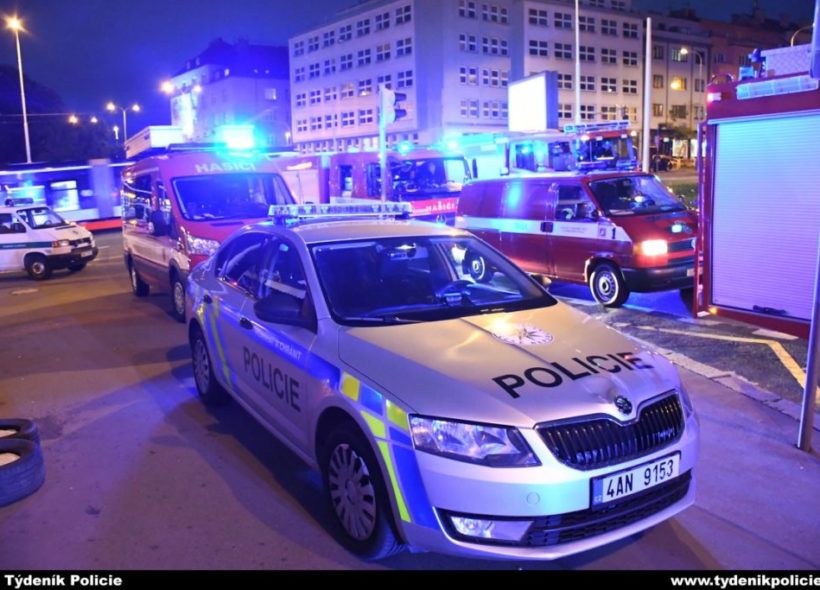 Na místě zasahovali policisté, záchranáři i hasiči