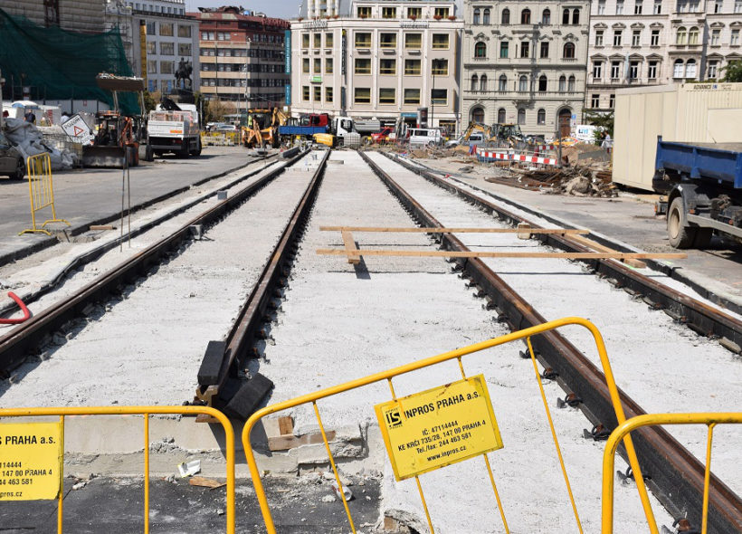Starší Pražané si určitě vzpomenou, že tudy už kdysi tramvaj jezdila. Foto DPP