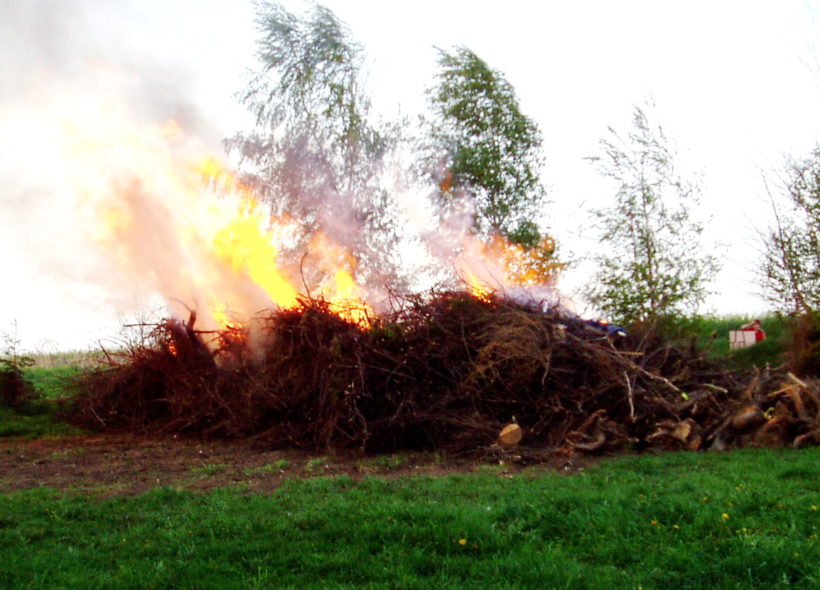Zapomeňte  na oheň, je příliš sucho.