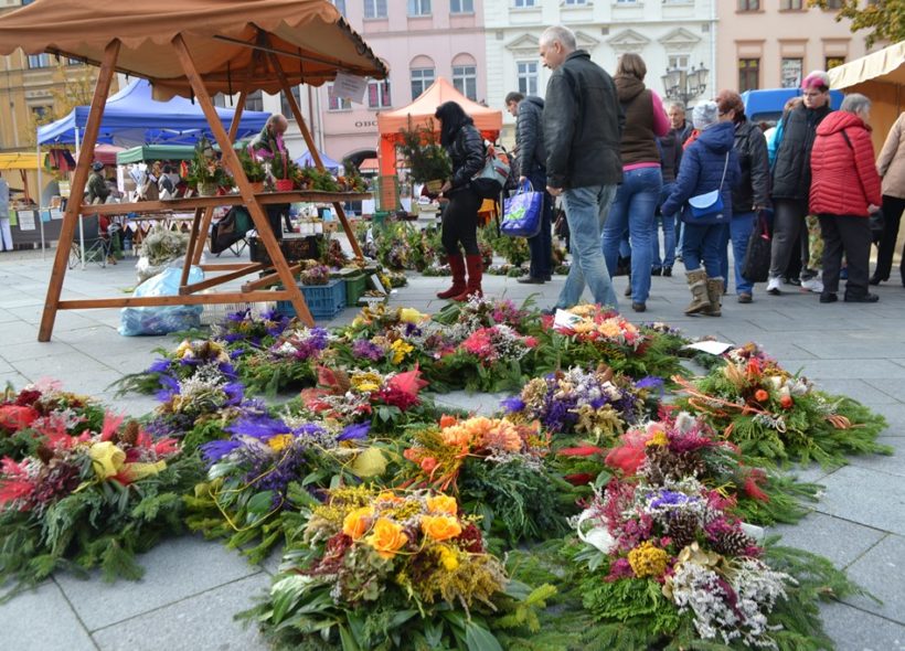 Farmářské trhy na náměstí Svobody.