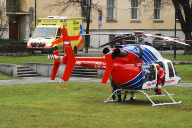 Letecká záchranka využívá jako heliport i park na Palackého náměstí. Foto  Ivan Kuptík