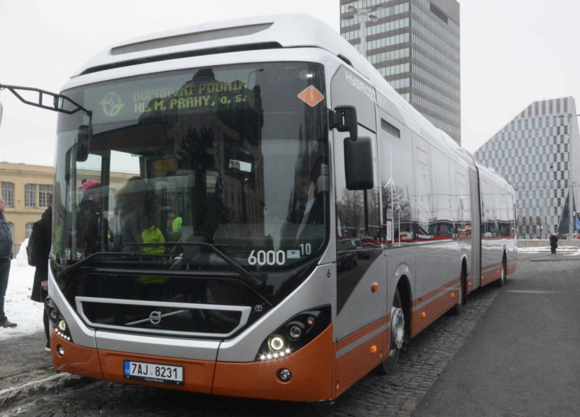 Hybridní autobus Volvo  poslouží i cestujícím  Foto Ivan Kuptík