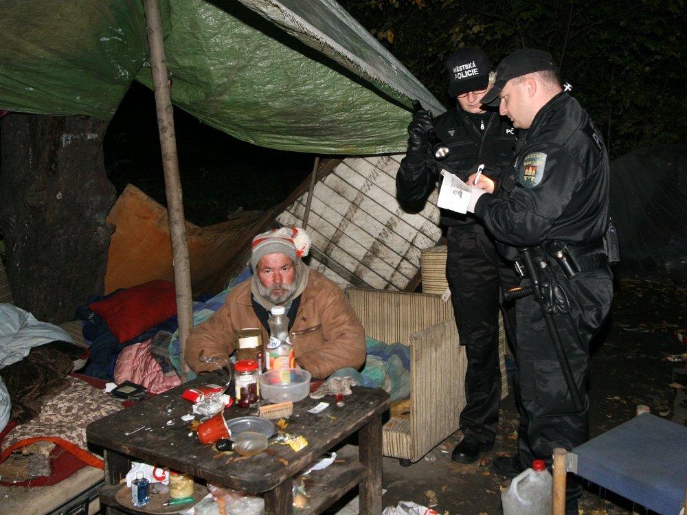 Jak se chovat k bezdomovci?