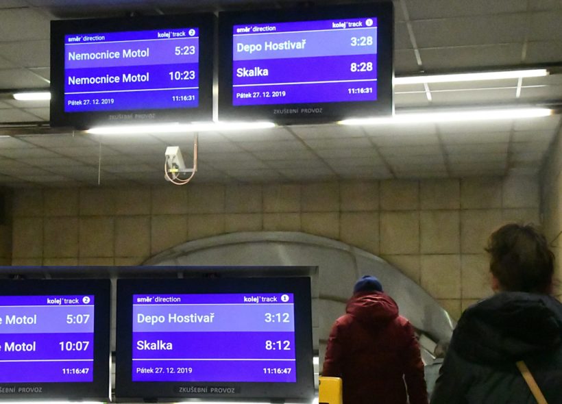 Informační obrazovka  udává čas včetně jízdy po schodech...Foto  Ivan Kuptík