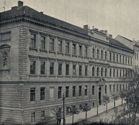 Z historie škol v Praze 10 - chlapecká škola v (dnes) Heroldových sadech v roce 1893