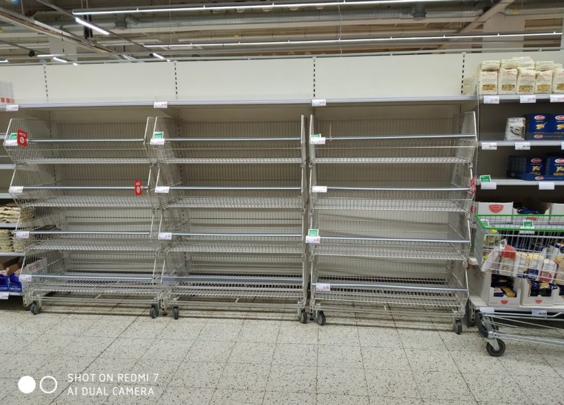 Zvláštní české těstoviny vyprodané, "pravé" italské ( i když je vyrábějí v Polsku) ne... to ale nikoho před koronavirem neuchrání Foto Ivan Kuptík