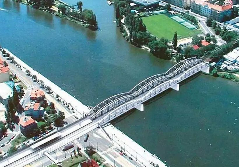 Jedna z variant  novéh mostu  Zdroj Správa Železnic