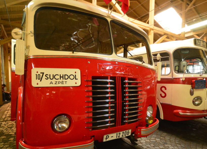 Ve Střešovické vovzovně najdete i historické autobusy. Foto Ivan Kupítk