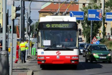 První  trolejbus, který je majetkem DPP vyjel na linku 58 letos v srpnu. Zdroj DPP