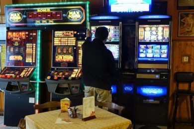 Zrušit hazard je líbivé, ale kdo a jak nahradí městským částem výpadek v příjmech?