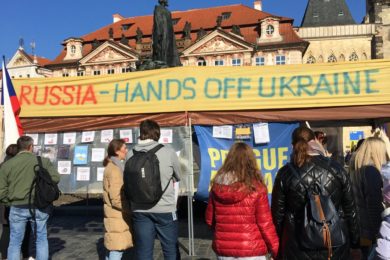 Na Staroměstském náměstí se protestuje za Ukrajinu