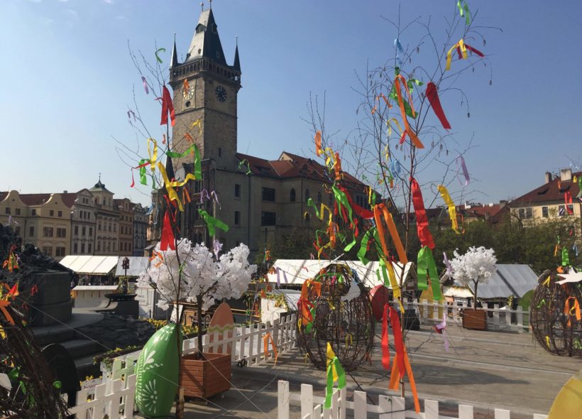 Staroměstské náměstí  a Velikonoční trhy patří k sobě