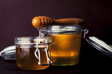 Med je vhodný i při redukční dietě, podporuje totiž metabolismus tuků.