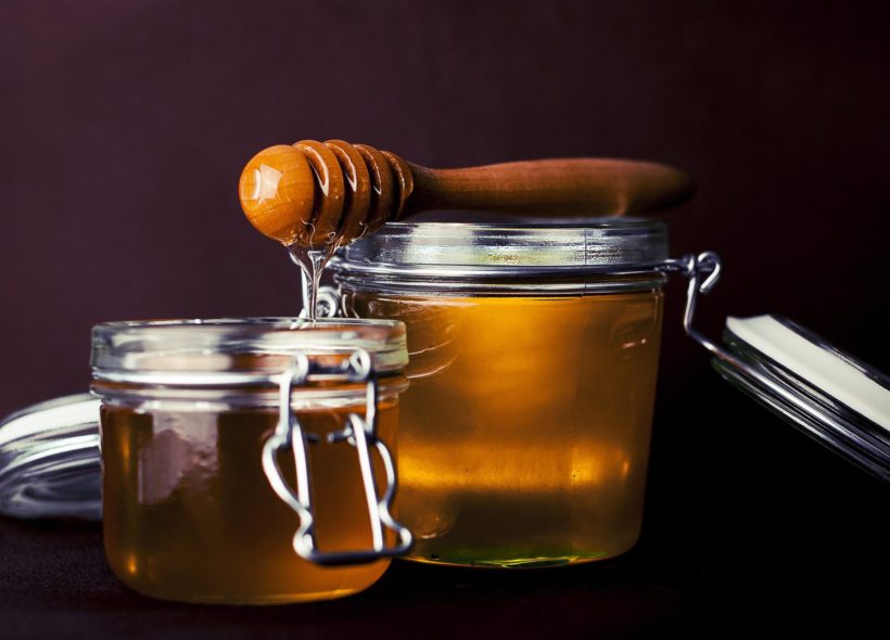 Med je vhodný i při redukční dietě, podporuje totiž metabolismus tuků.