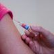 Charta 2022: Závažné chyby při schvalování vakcíny pro děti