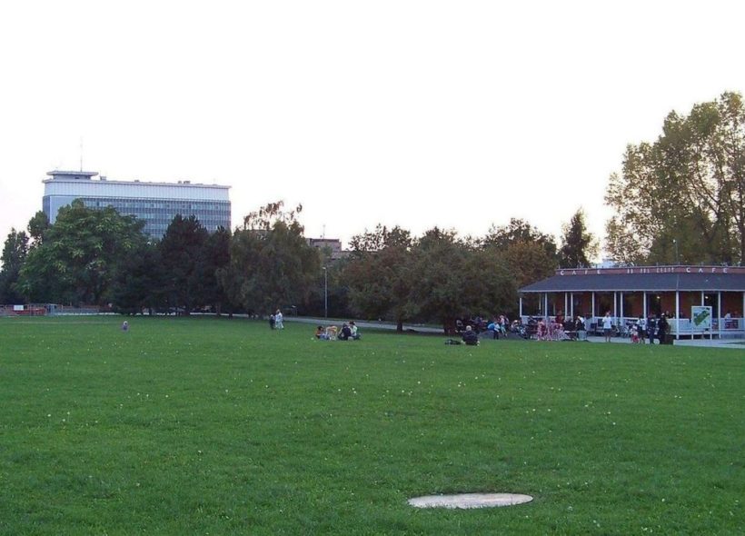Park Na Pankráci je Pražany vyhledávaným místem pro trávení volného času.