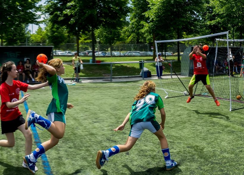 Děti a mládež si vyzkouší různé druhy sportů.