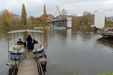 Přívoz HolKa bude příští rok nahrazen novou lávkou.