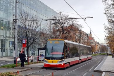Nízkopodlažních tramvají by po Praze 6 mohlo jezdit více.