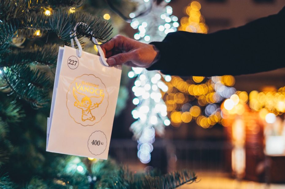 Speciální andělská taška nesmí na kladenských Vánocích chybět.