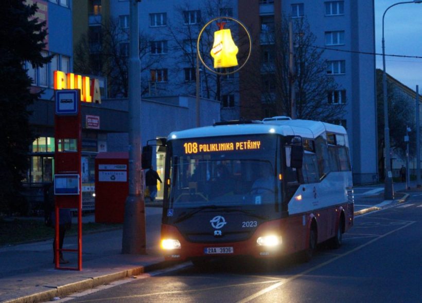 Dopravní omezení se týká i linky 108.