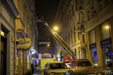 Policisté a hasiči zasahovali v centru Prahy.